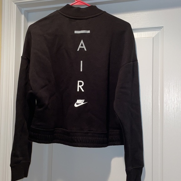 Nike “Air” Women’s Cropped Zippered - Picture 2 of 4